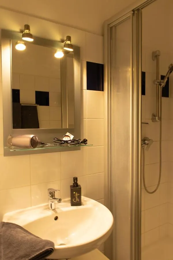 Modern - Calm - Cozy - Self Checkin - Stylish New Apartment Near Center - Close To U4 فيينا